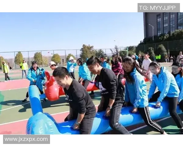 足球巨星舞会现场欢聚一堂尽显风采球场之外的别样魅力